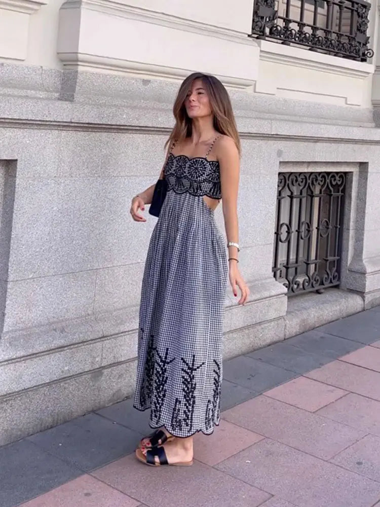 Leah - Chic Gingham Dress